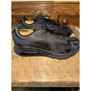 Nike Mens Air Max 200 AQ2568-003 Black Running Shoes Sneakers Size 11.5